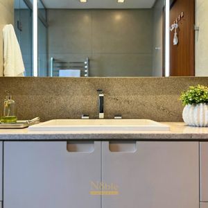 Apartamento com 180m², 3 dormitórios, 1 suíte, 2 vagas no Debret em Torres para Comprar