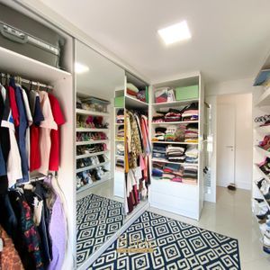 Apartamento com 120m², 4 dormitórios, 1 suíte, 2 vagas no Michelângelo em Torres para Comprar