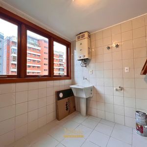 Apartamento com 137m², 3 dormitórios, 1 suíte, 1 vaga no Nouvelle Tour em Torres para Comprar