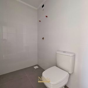 Apartamento com 74m², 2 dormitórios, 1 suíte, 1 vaga no Residencial Acrópole em Torres para Comprar
