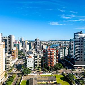 Apartamento com 110m², 3 dormitórios, 3 suítes, 2 vagas no Montalcino em Torres para Comprar