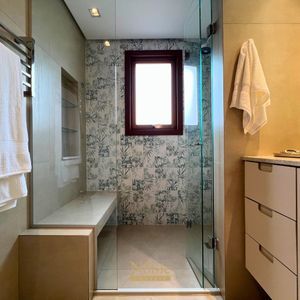 Apartamento com 180m², 3 dormitórios, 1 suíte, 2 vagas no Debret em Torres para Comprar