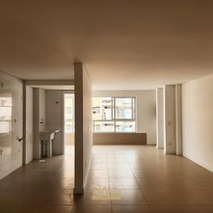 Apartamento com 85m², 2 dormitórios, 1 suíte, 1 vaga no San Pietro em Torres para Comprar
