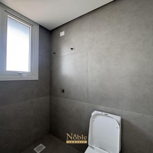 Apartamento com 90m², 2 dormitórios, 2 suítes, 2 vagas no Maui Residencial em Torres para Comprar