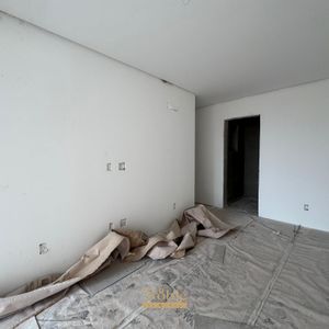 Apartamento com 80m², 2 dormitórios, 1 suíte, 1 vaga no Mirage em Torres para Comprar