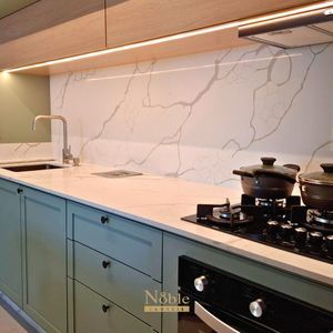 Apartamento com 76m², 2 dormitórios, 1 suíte, 2 vagas no Vesta em Torres para Comprar