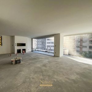 Apartamento com 165m², 3 dormitórios, 3 suítes, 2 vagas no Vanguard em Torres para Comprar