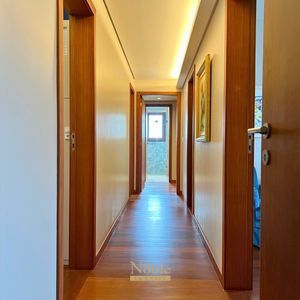 Apartamento com 180m², 3 dormitórios, 1 suíte, 2 vagas no Debret em Torres para Comprar