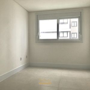 Apartamento com 130m², 3 dormitórios, 1 suíte, 2 vagas no Monterrey em Torres para Comprar