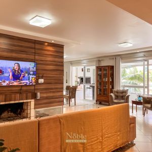 Apartamento com 232m², 4 dormitórios, 4 suítes, 2 vagas no Estevanell em Torres para Comprar