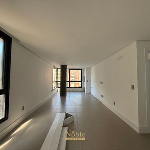 Apartamento com 98m², 2 dormitórios, 2 suítes, 1 vaga no Praça Quatro em Torres para Comprar