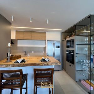 Apartamento com 144m², 3 dormitórios, 3 suítes, 2 vagas no Montalcino em Torres para Comprar