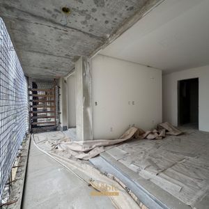 Apartamento com 80m², 2 dormitórios, 1 suíte, 1 vaga no Mirage em Torres para Comprar