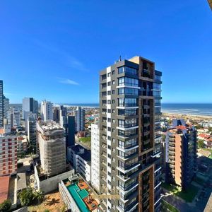 Apartamento com 212m², 4 dormitórios, 4 suítes, 3 vagas no Golden Tower em Torres para Comprar