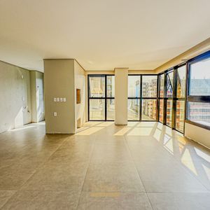 Apartamento com 114m², 3 dormitórios, 1 suíte, 1 vaga no Titanium em Torres para Comprar