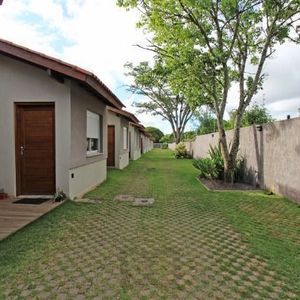 Casa Condomínio para Venda - 45m², 2 dormitórios, 1 vaga - Ponta Grossa