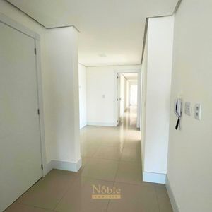 Apartamento com 212m², 4 dormitórios, 4 suítes, 3 vagas no Golden Tower em Torres para Comprar