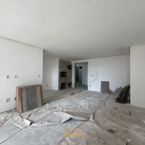 Apartamento com 80m², 2 dormitórios, 1 suíte, 2 vagas no Mirage em Torres para Comprar