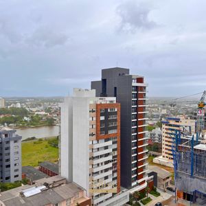 Apartamento com 110m², 2 dormitórios, 2 suítes, 2 vagas no Ibiza em Torres para Comprar