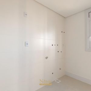 Apartamento com 130m², 3 dormitórios, 1 suíte, 2 vagas no Monterrey em Torres para Comprar