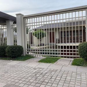 CASA COM 3 DORMITORIOS COM 1 SUITE - BAIRRO VILA NOVA