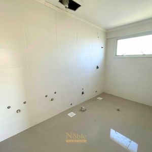 Apartamento com 212m², 4 dormitórios, 4 suítes, 3 vagas no Golden Tower em Torres para Comprar