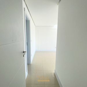 Apartamento com 212m², 4 dormitórios, 4 suítes, 3 vagas no Golden Tower em Torres para Comprar