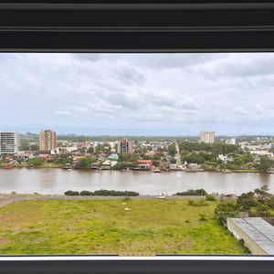 Apartamento com 91m², 2 dormitórios, 2 suítes, 2 vagas no Toronto em Torres para Comprar