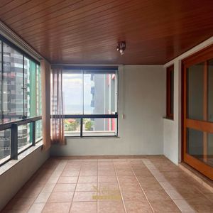Apartamento com 137m², 3 dormitórios, 1 suíte, 1 vaga no Nouvelle Tour em Torres para Comprar