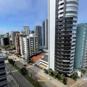 Apartamento com 143m², 3 dormitórios, 2 suítes, 1 vaga no Canto do Mar em Torres para Comprar
