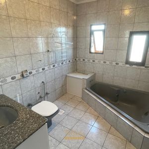 Apartamento com 140m², 3 dormitórios, 1 suíte, 1 vaga no Edificio Clezar em Torres para Comprar