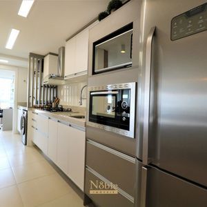 Apartamento com 109m², 3 dormitórios, 1 suíte, 2 vagas no San Pietro em Torres para Comprar