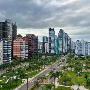 Apartamento com 180m², 3 dormitórios, 1 suíte, 2 vagas no Debret em Torres para Comprar