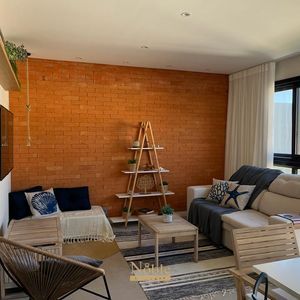 Apartamento com 74m², 2 dormitórios, 1 suíte, 2 vagas no Essenza em Torres para Comprar