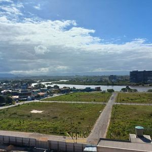 Apartamento com 131m², 3 dormitórios, 1 suíte, 2 vagas no Torre do Sol em Torres para Comprar