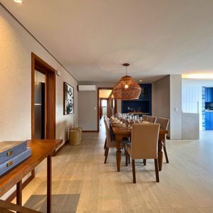 Apartamento com 180m², 3 dormitórios, 1 suíte, 2 vagas no Debret em Torres para Comprar