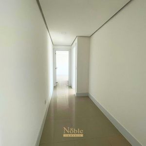 Apartamento com 212m², 4 dormitórios, 4 suítes, 3 vagas no Golden Tower em Torres para Comprar