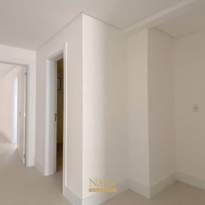 Apartamento com 130m², 3 dormitórios, 1 suíte, 2 vagas no Monterrey em Torres para Comprar