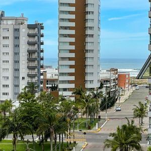 Apartamento com 124m², 3 dormitórios, 3 suítes, 2 vagas no Lê Classic em Torres para Comprar