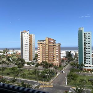 Apartamento com 131m², 3 dormitórios, 1 suíte, 1 vaga no Morada da Praça em Torres para Comprar