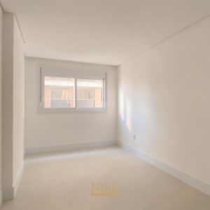 Apartamento com 130m², 3 dormitórios, 1 suíte, 2 vagas no Monterrey em Torres para Comprar