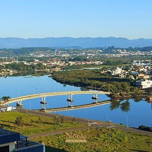 Apartamento com 89m², 2 dormitórios, 1 suíte, 2 vagas no Vista Mare em Torres para Comprar