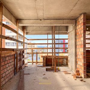 Apartamento com 80m², 2 dormitórios, 1 suíte, 1 vaga no Opportunity em Torres para Comprar