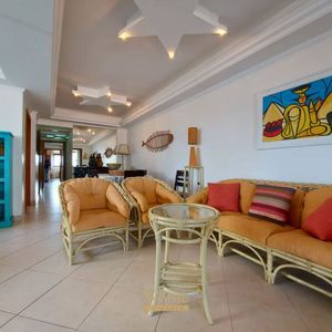 Apartamento com 131m², 3 dormitórios, 1 suíte, 2 vagas no Torre do Sol em Torres para Comprar