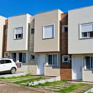Muito bom sobrado em condomínio fechado,