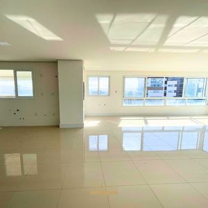 Apartamento com 212m², 4 dormitórios, 4 suítes, 3 vagas no Golden Tower em Torres para Comprar