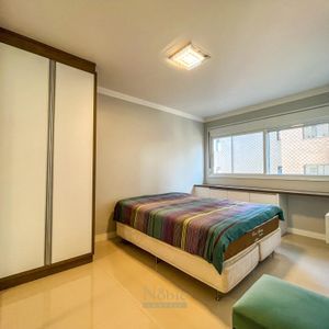 Apartamento com 124m², 3 dormitórios, 3 suítes, 2 vagas no Lê Classic em Torres para Comprar