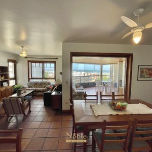 Apartamento com 186m², 3 dormitórios, 1 suíte, 2 vagas no Debret em Torres para Comprar