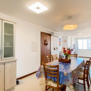 Apartamento com 95m², 3 dormitórios, 1 suíte, 2 vagas no Riverside em Torres para Comprar