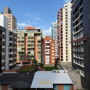 Apartamento com 98m², 2 dormitórios, 2 suítes, 1 vaga no Praça Quatro em Torres para Comprar